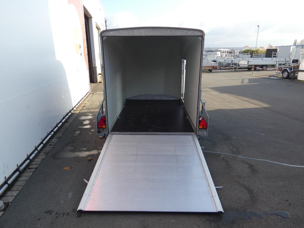 Easyline Gesloten aanhangwagen enkelas 300x151x170cm 1400kg